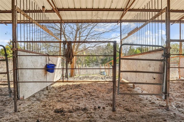 1001 Ovilla Road, Waxahachie, TX 75167