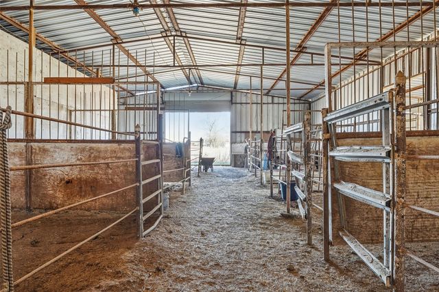 1001 Ovilla Road, Waxahachie, TX 75167