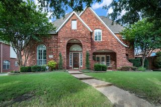 1027 Sir Lancelot Circle, Lewisville, TX 75056