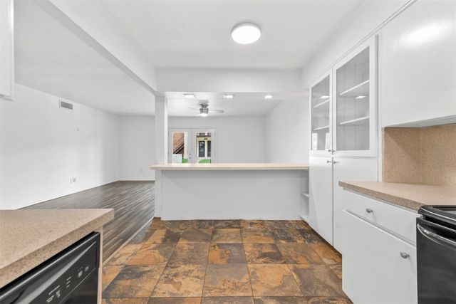 4002 Ridglea Country Club Drive, Fort Worth, TX 76126