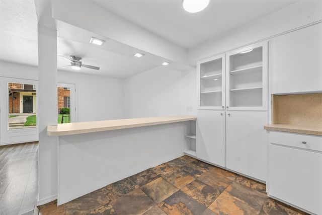 4002 Ridglea Country Club Drive, Fort Worth, TX 76126