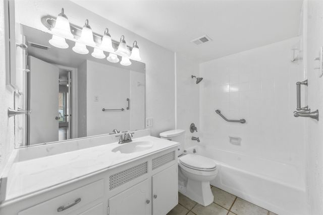 4002 Ridglea Country Club Drive, Fort Worth, TX 76126