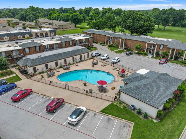 4002 Ridglea Country Club Drive, Fort Worth, TX 76126