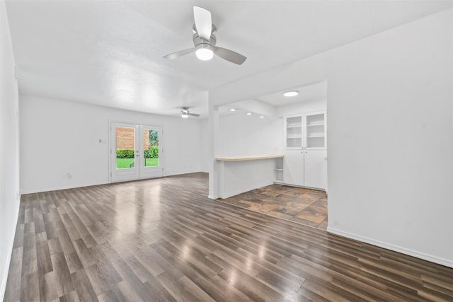 4002 Ridglea Country Club Drive, Fort Worth, TX 76126