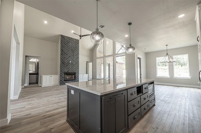 2009 Shady Creek Crossing, Azle, TX 76020