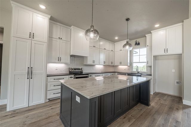 2009 Shady Creek Crossing, Azle, TX 76020