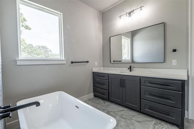 2009 Shady Creek Crossing, Azle, TX 76020