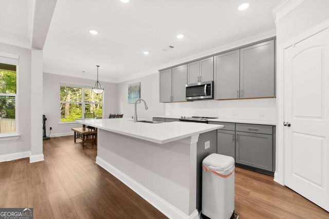 6870 Kate Lane, Flowery Branch, GA 30542