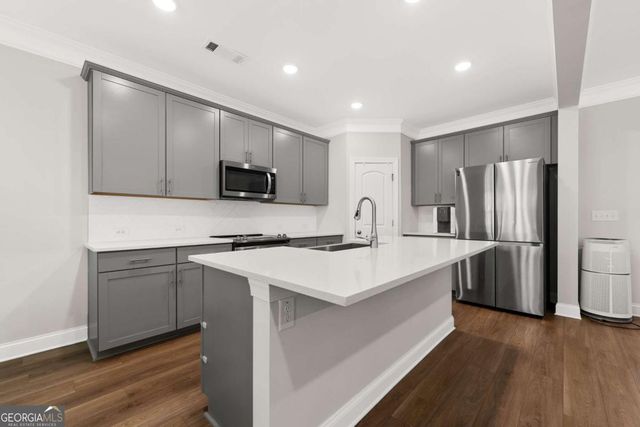 6870 Kate Lane, Flowery Branch, GA 30542