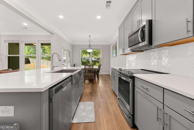 6870 Kate Lane, Flowery Branch, GA 30542