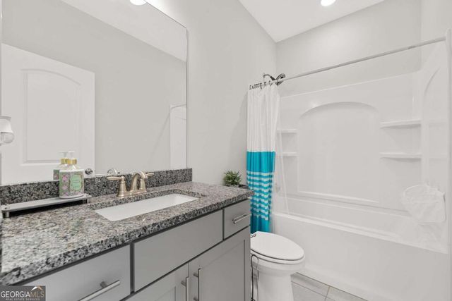 6870 Kate Lane, Flowery Branch, GA 30542