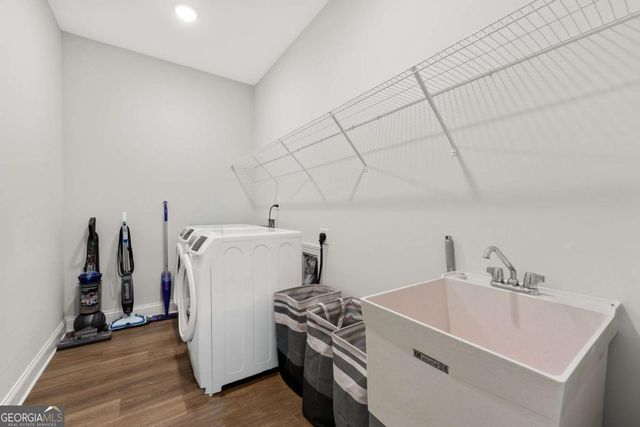 6870 Kate Lane, Flowery Branch, GA 30542