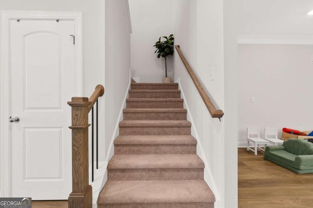 6870 Kate Lane, Flowery Branch, GA 30542