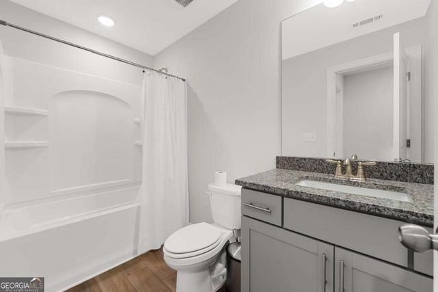 6870 Kate Lane, Flowery Branch, GA 30542