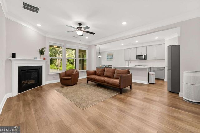 6870 Kate Lane, Flowery Branch, GA 30542