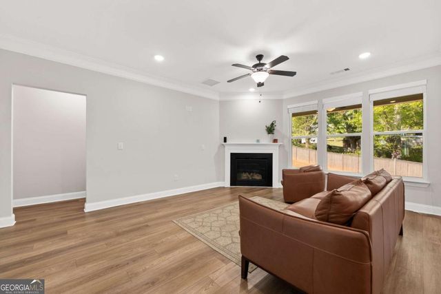 6870 Kate Lane, Flowery Branch, GA 30542