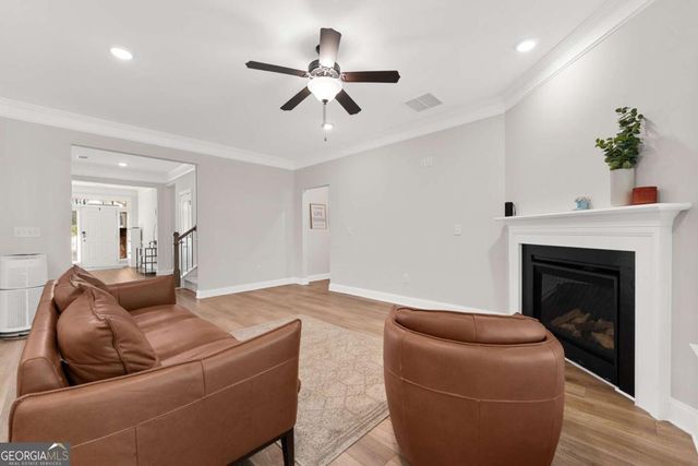 6870 Kate Lane, Flowery Branch, GA 30542