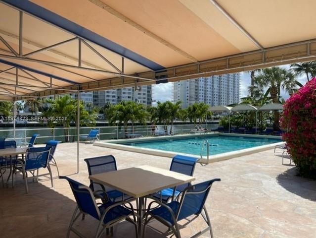 220 Kings Point Dr 103, Sunny Isles Beach, FL 33160