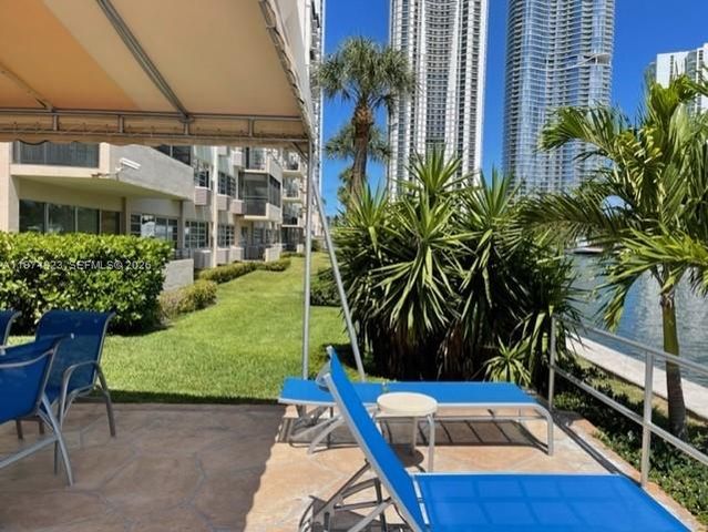 220 Kings Point Dr 103, Sunny Isles Beach, FL 33160