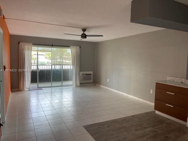 220 Kings Point Dr 103, Sunny Isles Beach, FL 33160