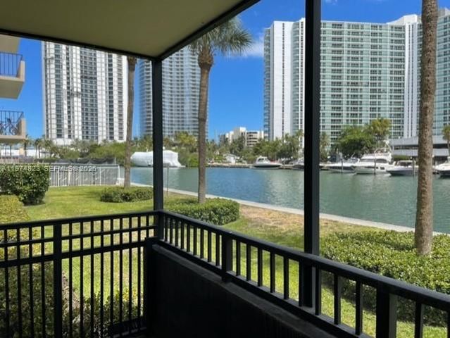 220 Kings Point Dr 103, Sunny Isles Beach, FL 33160