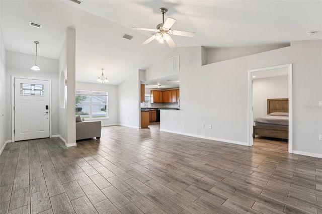 264 CHICAGO AVENUE W, Haines City, FL 33844