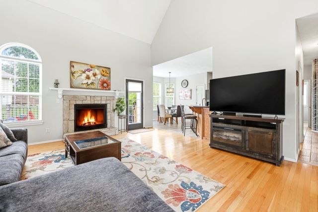 370 Shores Parkway, Rogersville, MO 65742