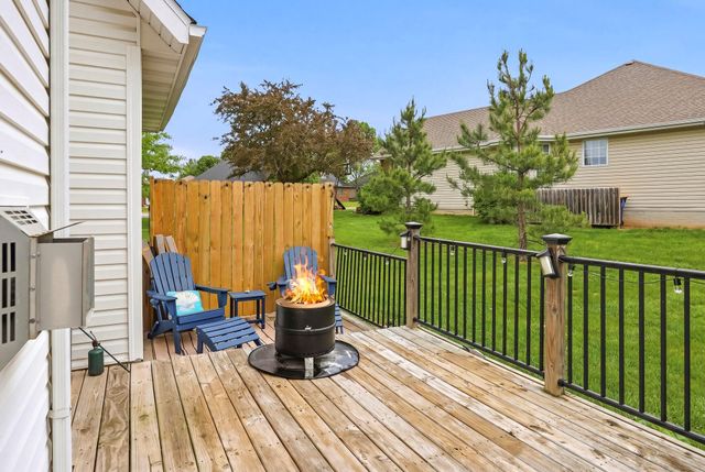 370 Shores Parkway, Rogersville, MO 65742