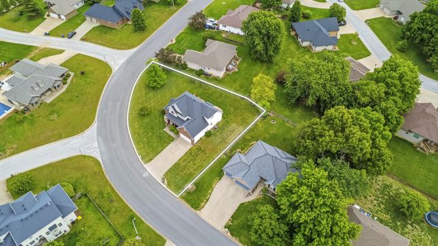 370 Shores Parkway, Rogersville, MO 65742
