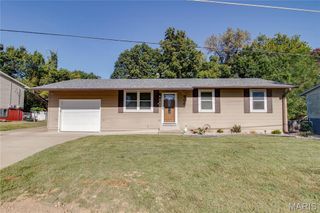600 Mercury Drive, Godfrey, IL 62035