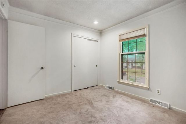 12629 Sycamore Avenue, Grandview, MO 64030