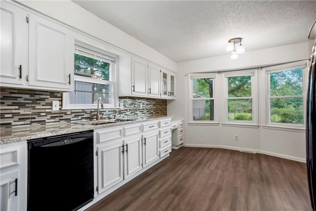 12629 Sycamore Avenue, Grandview, MO 64030