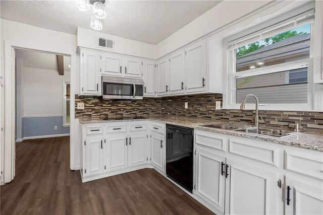 12629 Sycamore Avenue, Grandview, MO 64030