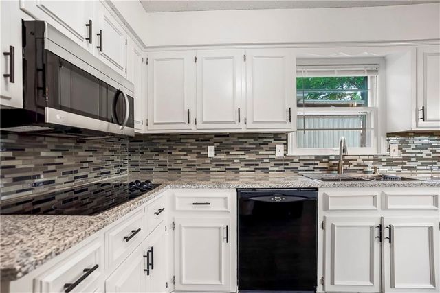 12629 Sycamore Avenue, Grandview, MO 64030