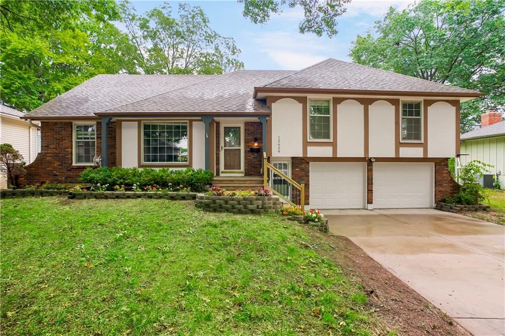 12629 Sycamore Avenue, Grandview, MO 64030