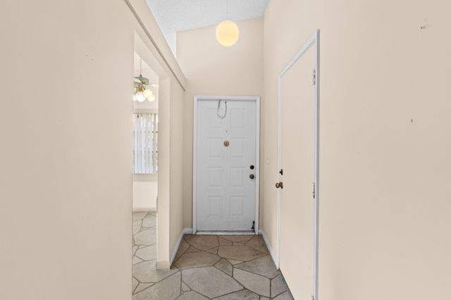 8101 Sweetbriar Way B, Boca Raton, FL 33496