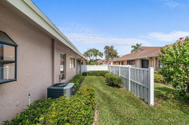 8101 Sweetbriar Way B, Boca Raton, FL 33496