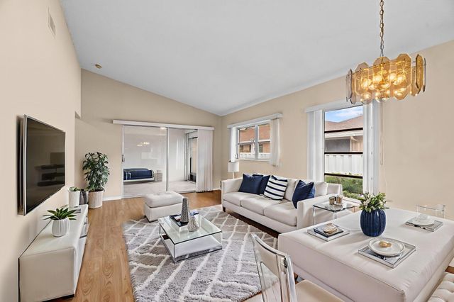 8101 Sweetbriar Way B, Boca Raton, FL 33496