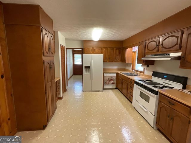 5760 Brenda Drive SW, Mableton, GA 30126