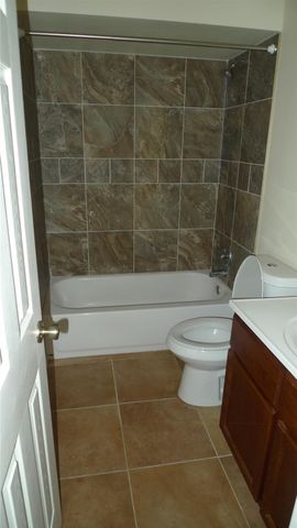 16111 Aspenglen Drive 103, Houston, TX 77084