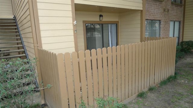 16111 Aspenglen Drive 103, Houston, TX 77084