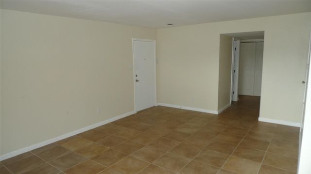 16111 Aspenglen Drive 103, Houston, TX 77084