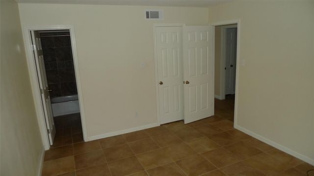 16111 Aspenglen Drive 103, Houston, TX 77084