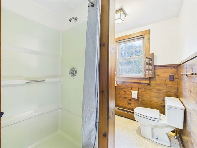 4 Hiltz Ave, Lakeville, MA 02347