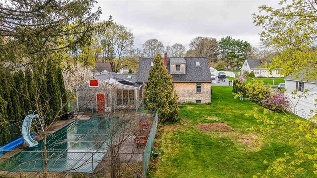 4 Hiltz Ave, Lakeville, MA 02347