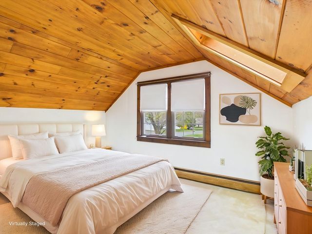 4 Hiltz Ave, Lakeville, MA 02347