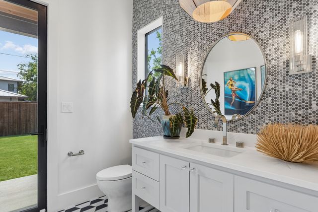 4046 Clover Lane, Dallas, TX 75220