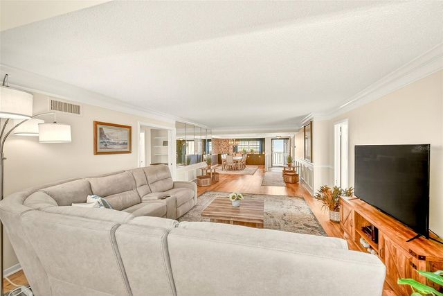 131 BLUFF VIEW DRIVE 401, Belleair Bluffs, FL 33770