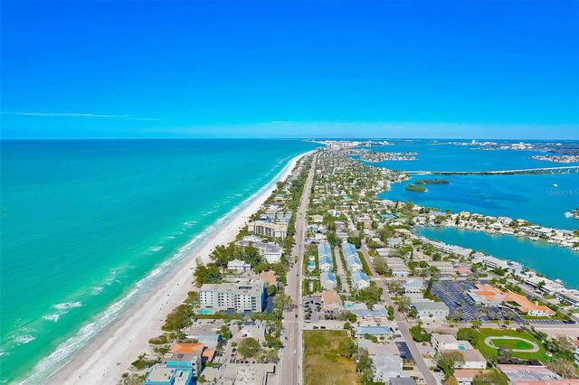 131 BLUFF VIEW DRIVE 401, Belleair Bluffs, FL 33770