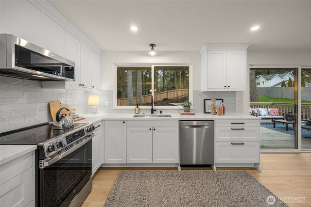 18843 168th Avenue NE, Woodinville, WA 98072